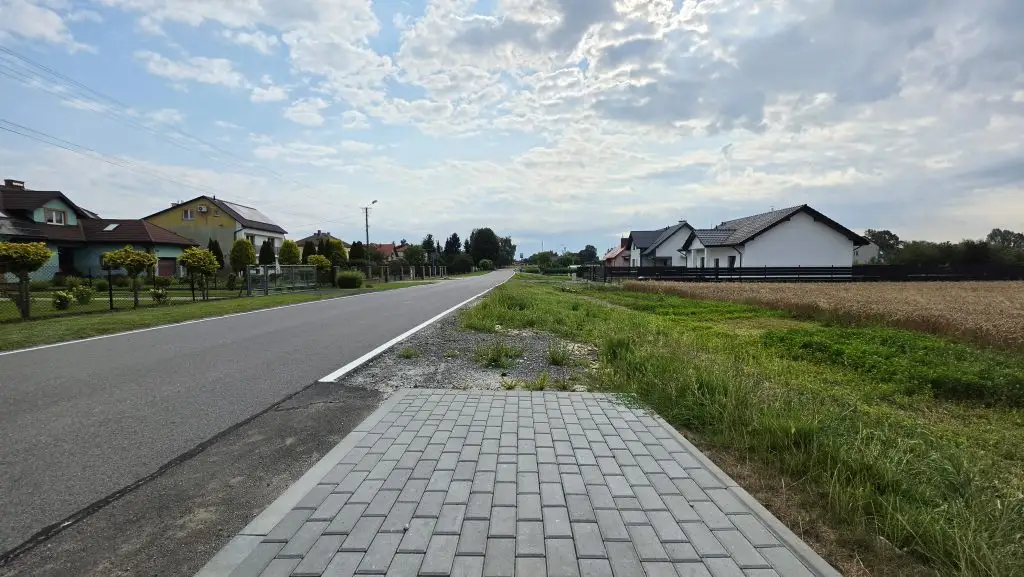 Podpisano umowę na II etap chodnika w Wierzchosławicach