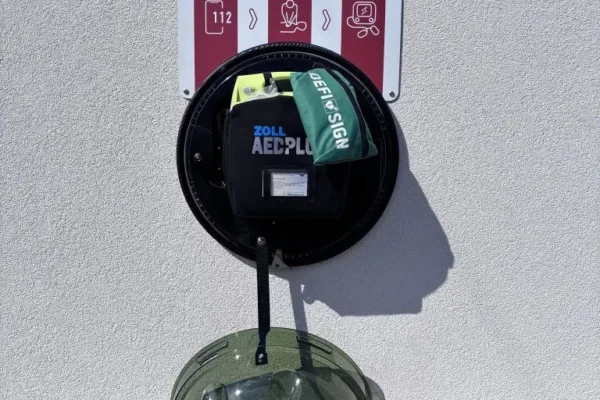 Defibrylator AED na remizie OSP Wierzchosławice – trzecie urządzenie w gminie