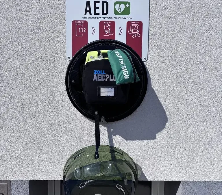 Defibrylator AED na remizie OSP Wierzchosławice – trzecie urządzenie w gminie