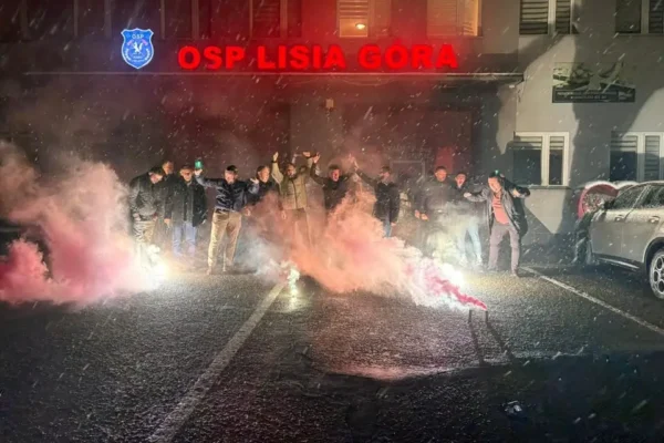 Sparing na mokrej murawie: Orzeł Lisia Góra kontra UKS Luszowice