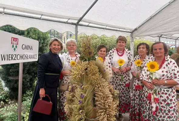 KGW Bogumiłowice z II miejscem za wieniec dożynkowy w Gromniku