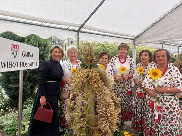KGW Bogumiłowice z II miejscem za wieniec dożynkowy w Gromniku