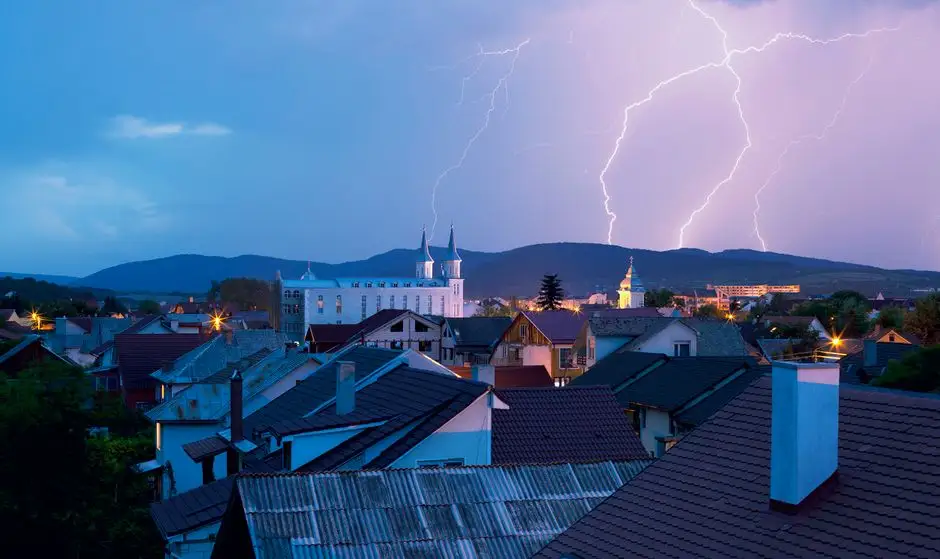 Ostrzeżenie przed burzami w powiecie tarnowskim – IMGW wydał alert