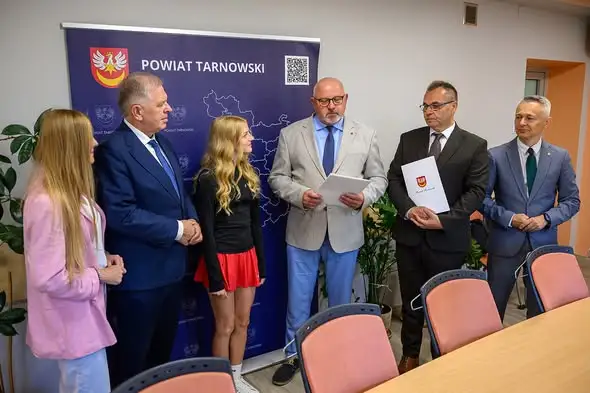 Daria Szkarłat uhonorowana przez starostę tarnowskiego za sukcesy w cheerleadingu