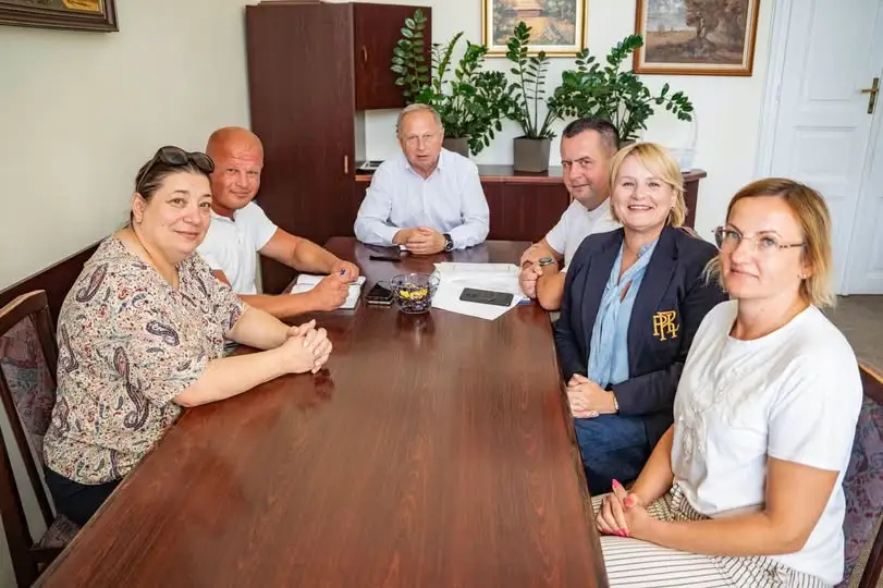 Wójt Gminy Tarnów rozmawiał z klubem sportowym w Zgłobicach o przyszłości i inwestycjach