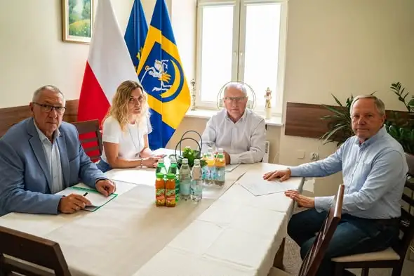 Gmina Tarnów rozważa połączenie z miastem – petycja mieszkańca trafiła pod obrady