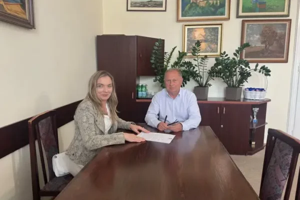 Gmina Tarnów i Powiat Tarnowski łączą siły: bezpieczeństwo, inwestycje i ratowanie dworu w Radlnej