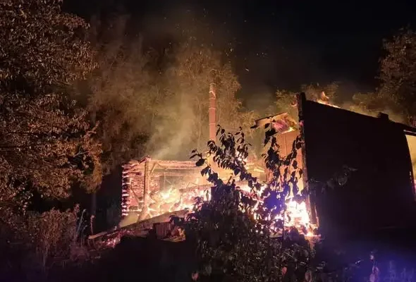 Pożar budynku mieszkalnego w Sukmanem. Nocna akcja strażaków z OSP Wojnicz