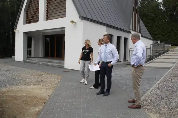 Powakacyjny objazd inwestycji w gminie Tarnów. Wójt Kozioł sprawdzał postępy prac