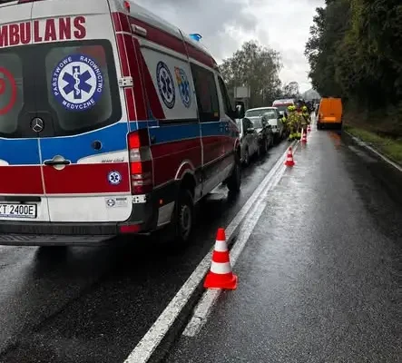 Zawada Lanckorońska: zderzenie czterech samochodów, jedna osoba ranna