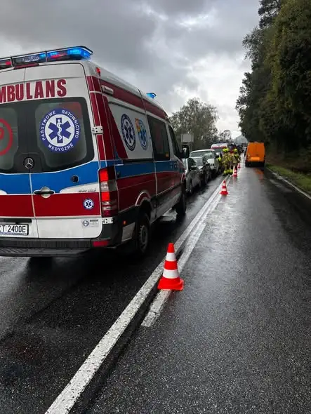 Zawada Lanckorońska: zderzenie czterech samochodów, jedna osoba ranna