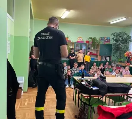 Strażacy z OSP Zakliczyn uczyli dzieci, jak ratować życie