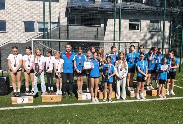 Powiatowy finał sztafetowych biegów przełajowych w Tuchowie – znamy zwycięzców