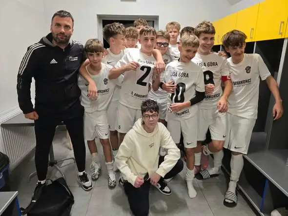 Młodzi piłkarze Orła Lisia Góra piszą historię klubu