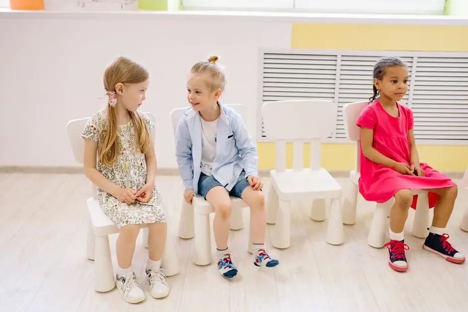 Tarnów: dzielnicowy uczył przedszkolaki, jak unikać zagrożeń